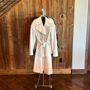 Cream Burberry virgin wool and cashmere size 4 trench